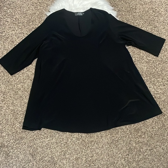 Sympli 3/4 Sleeve Plus Size Top - Picture 2 of 6